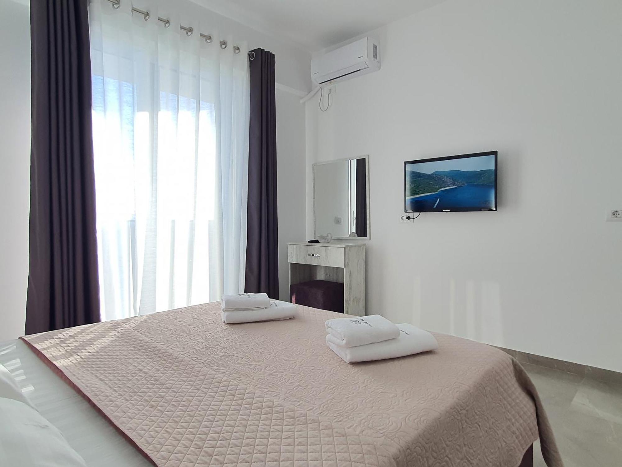Flore Rooms Саранда Екстер'єр фото