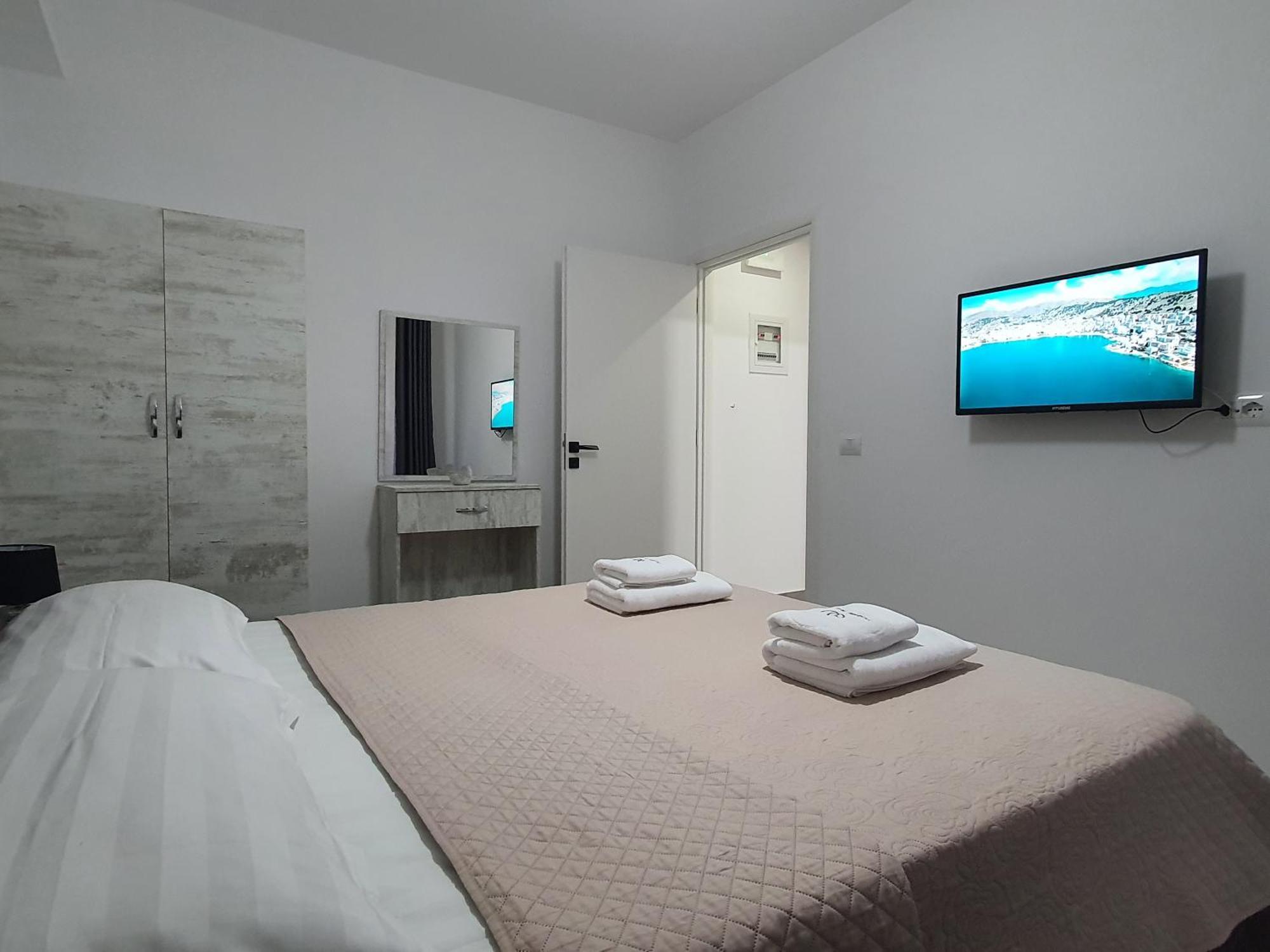 Flore Rooms Саранда Екстер'єр фото