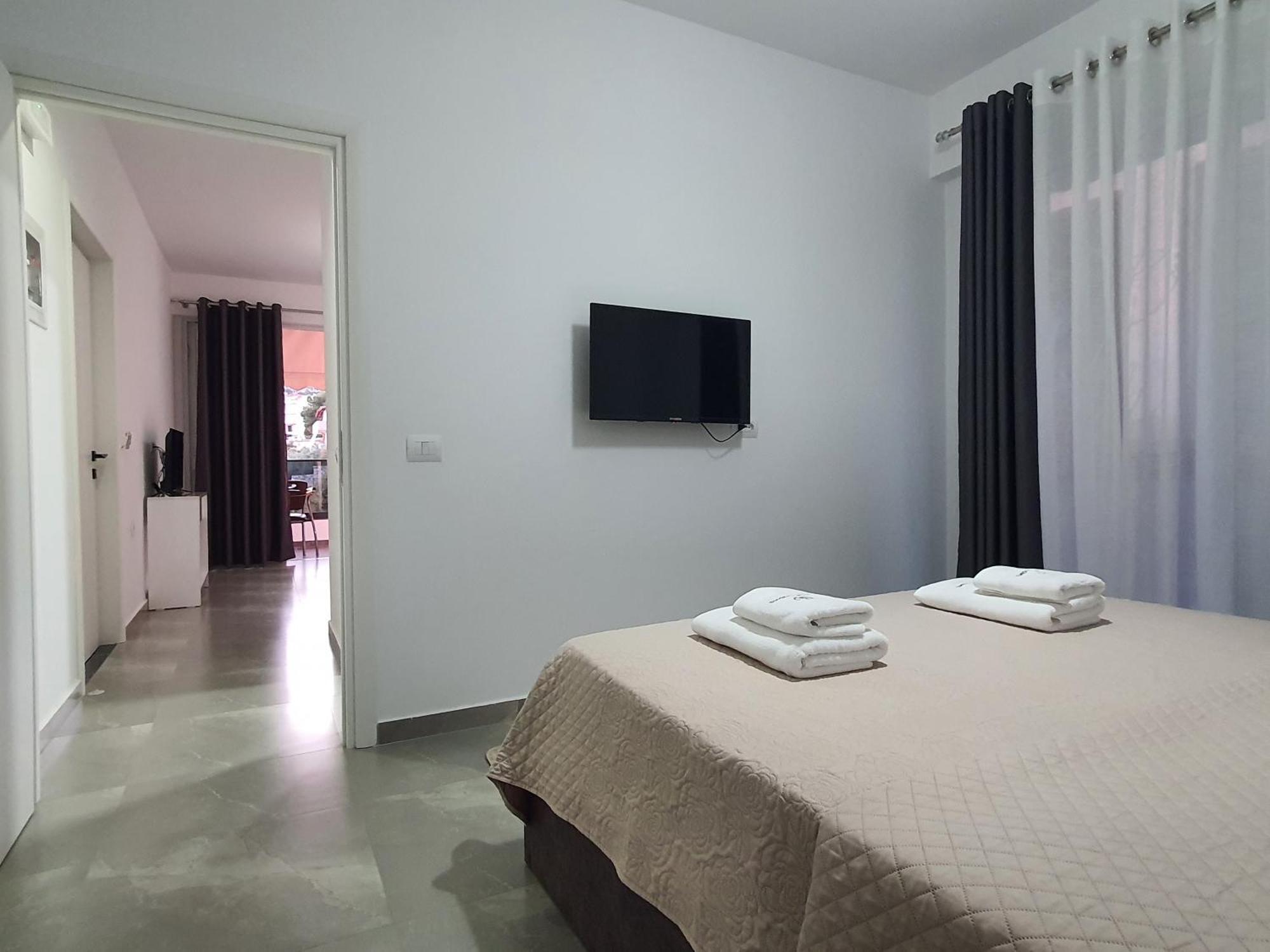 Flore Rooms Саранда Екстер'єр фото