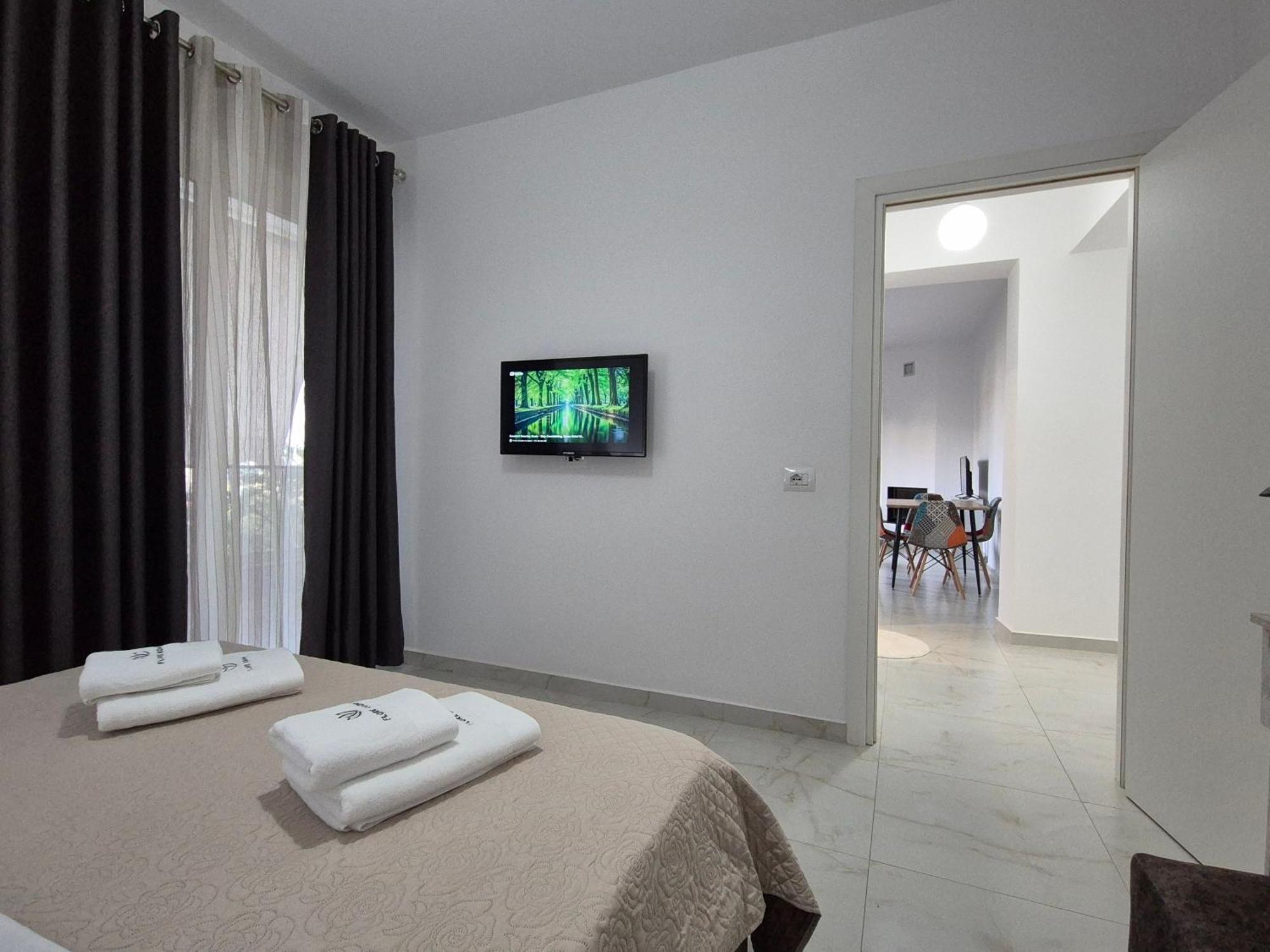 Flore Rooms Саранда Екстер'єр фото