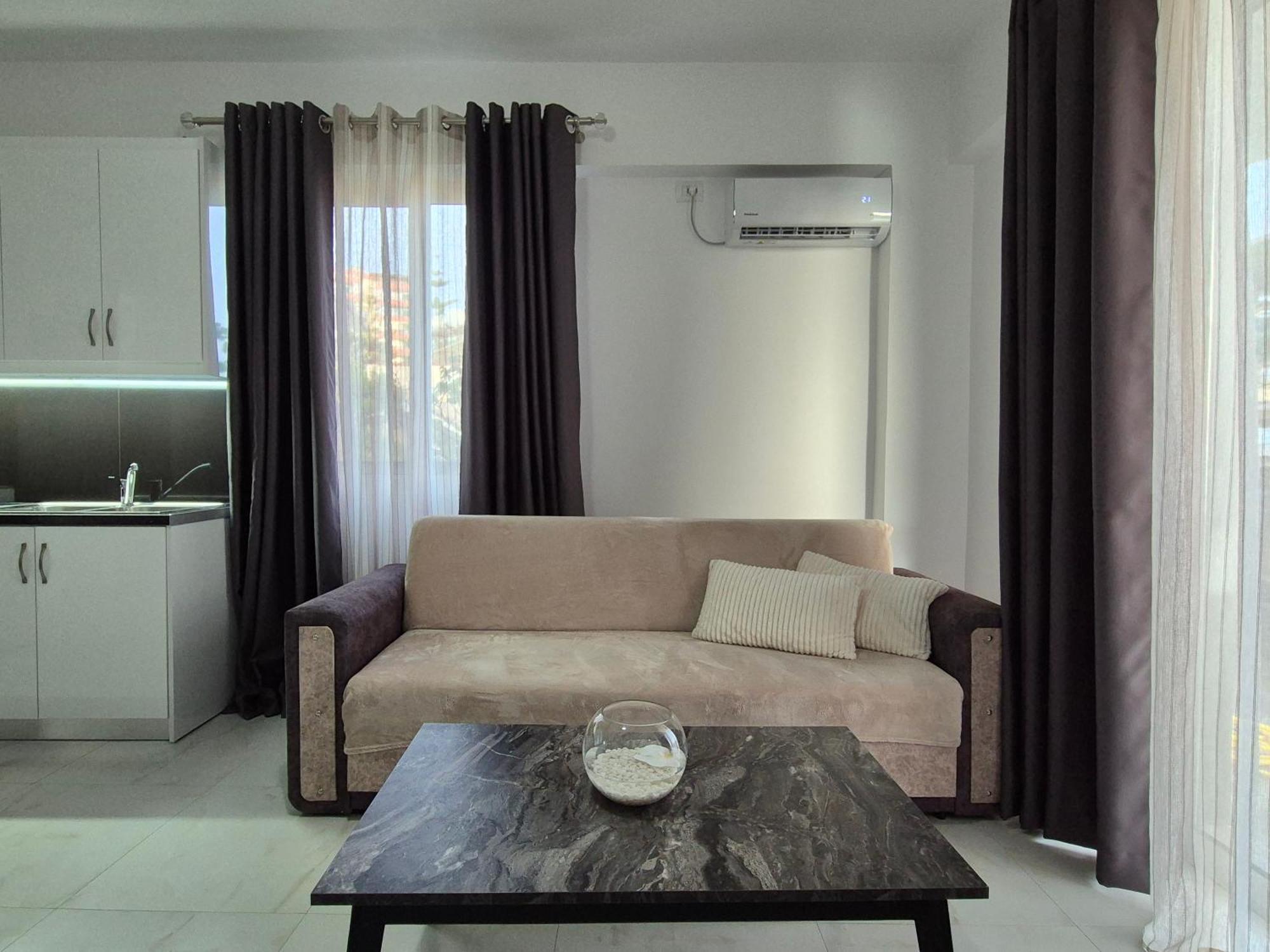 Flore Rooms Саранда Екстер'єр фото